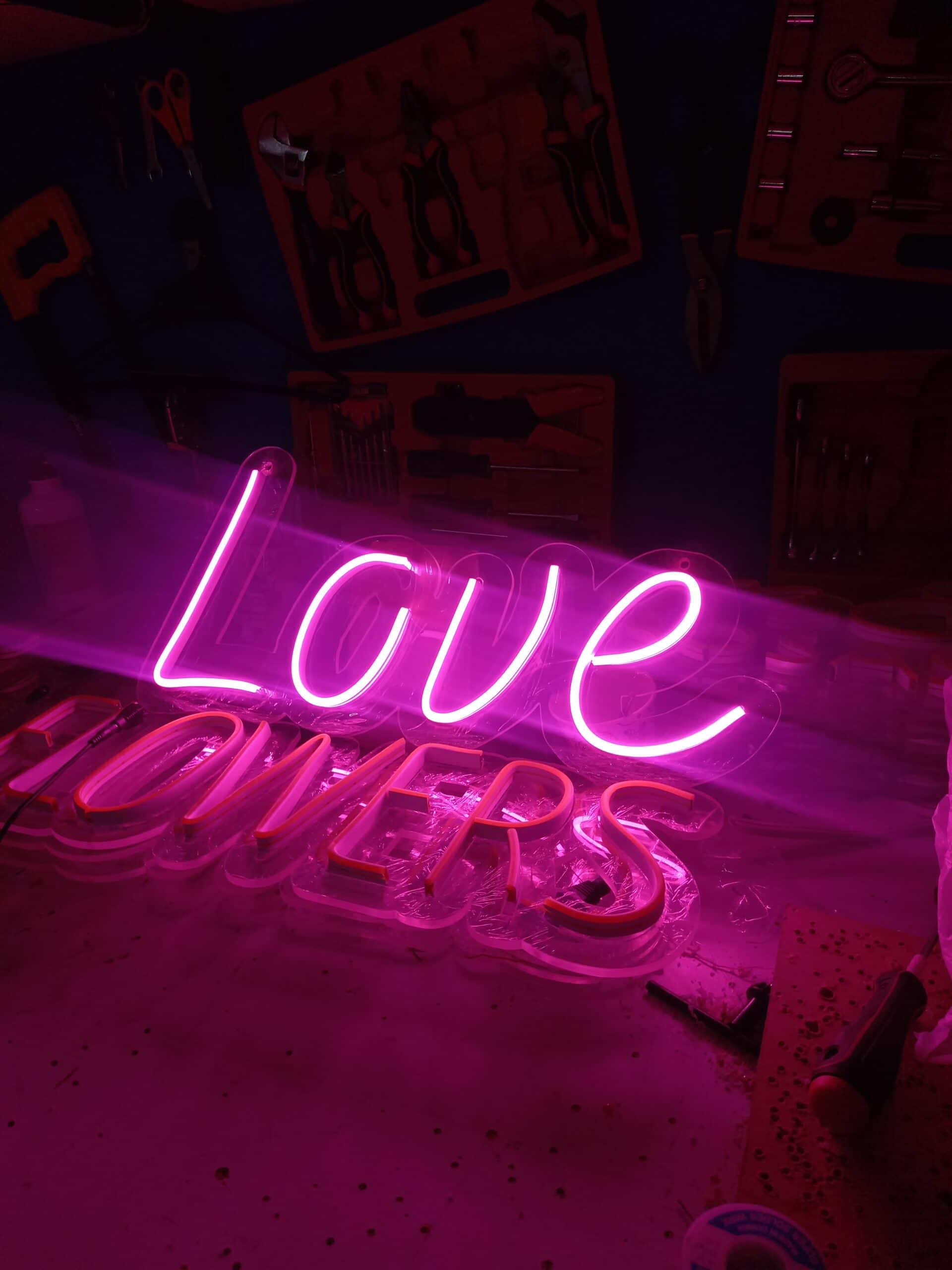 Avisos en neon