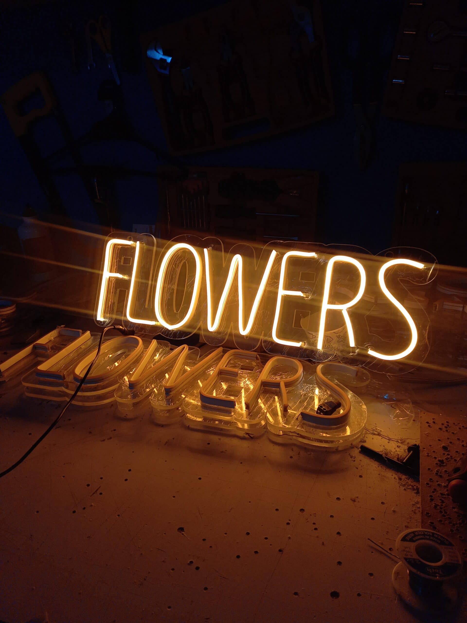 Avisos en neon