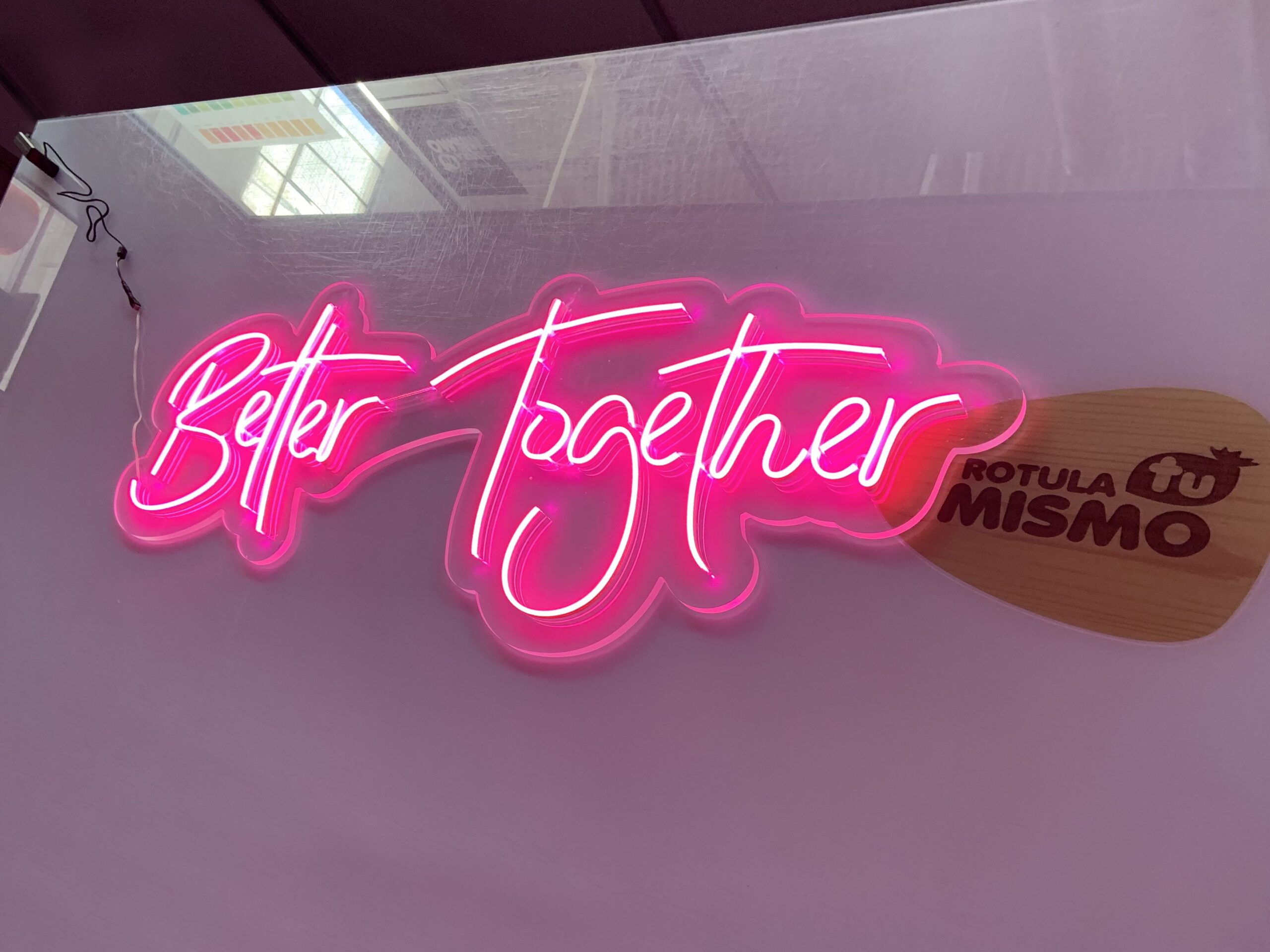 avisos en neon
