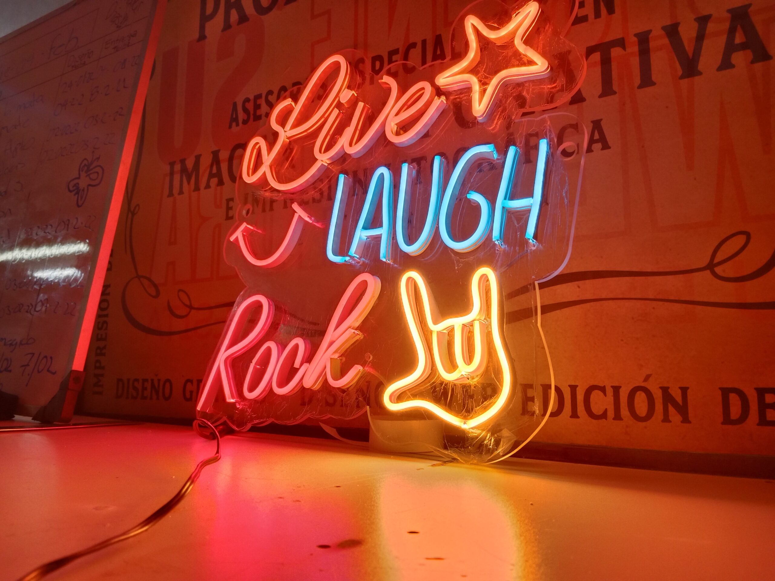 Avisos en neon