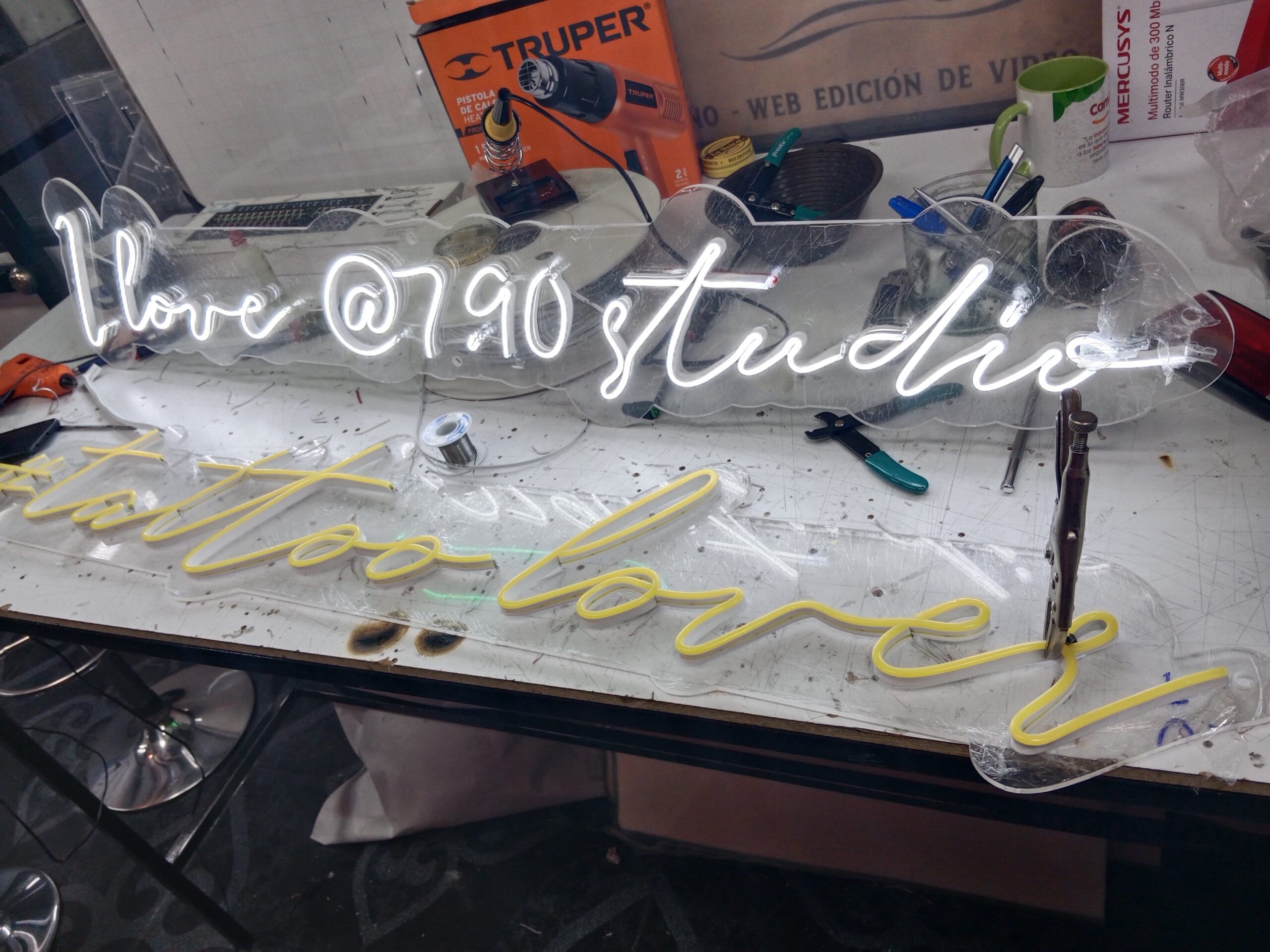 Avisos en neon