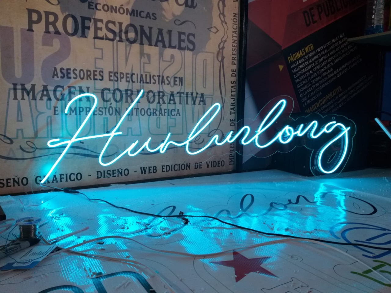 Avisos en neon