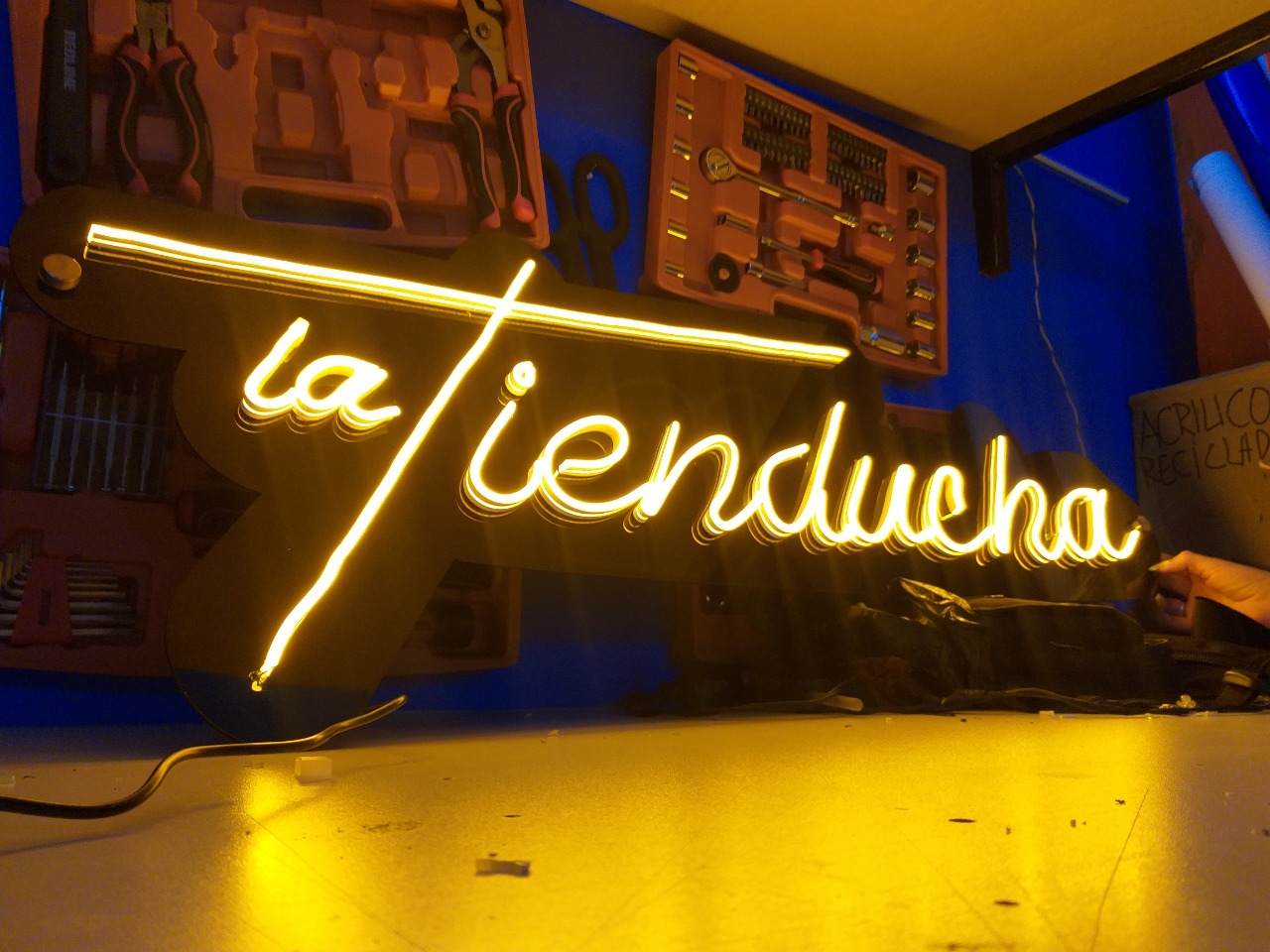 Avisos en neon