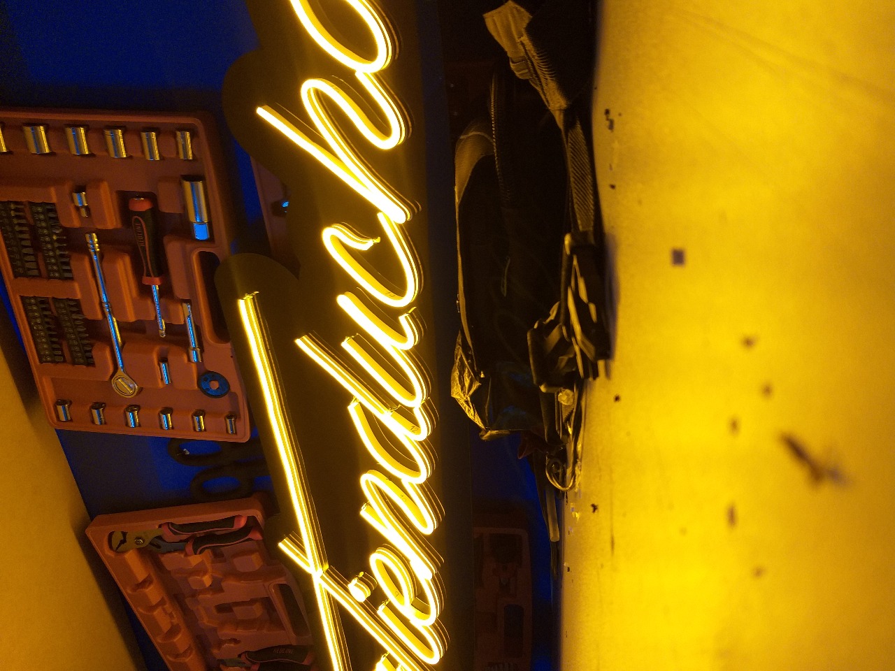 Avisos en neon