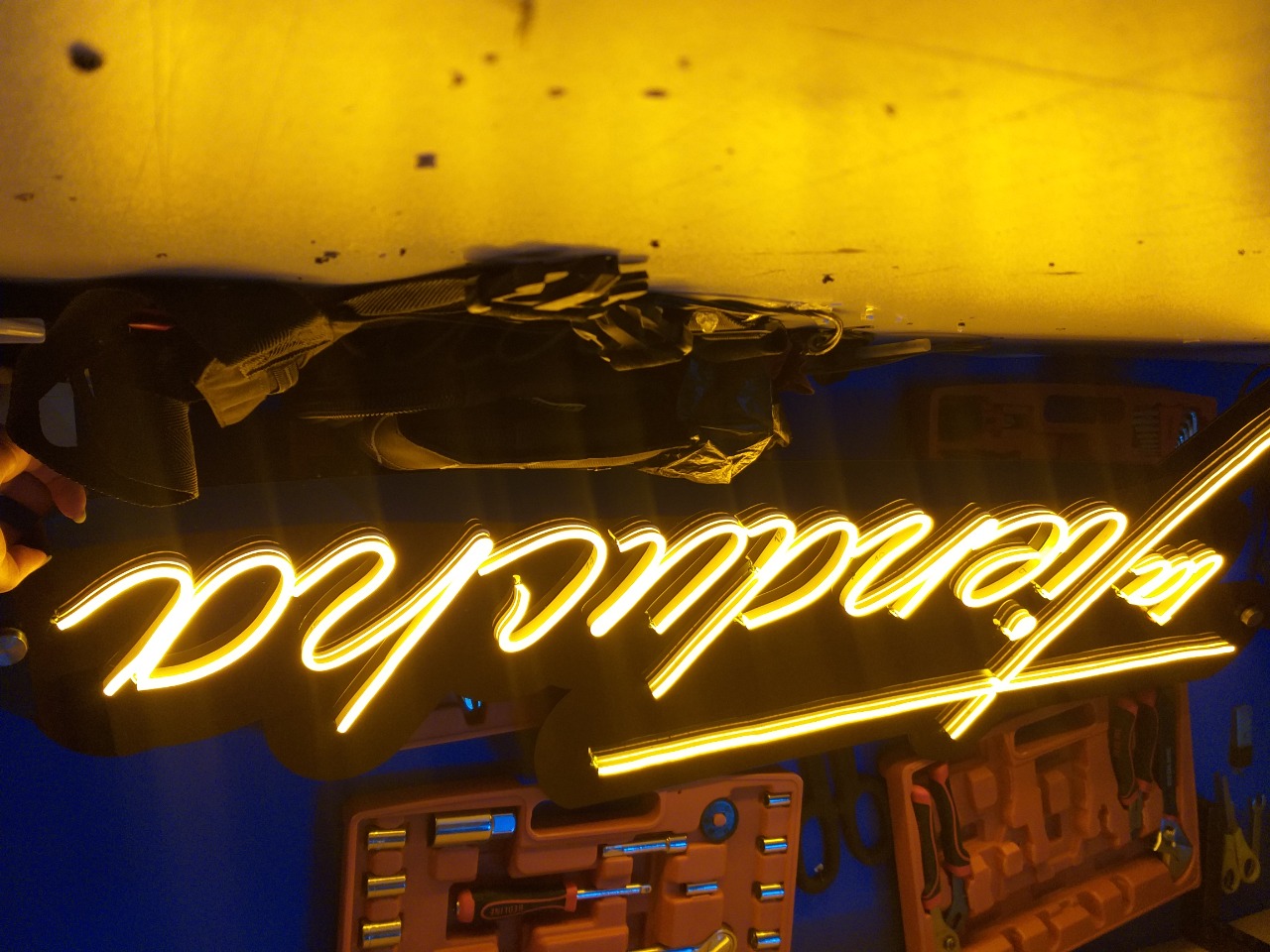 Avisos en neon