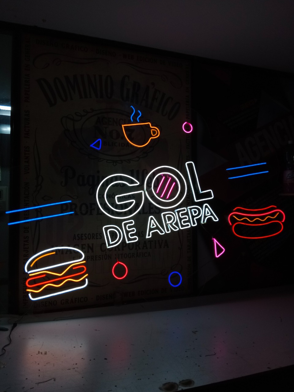Avisos en neon