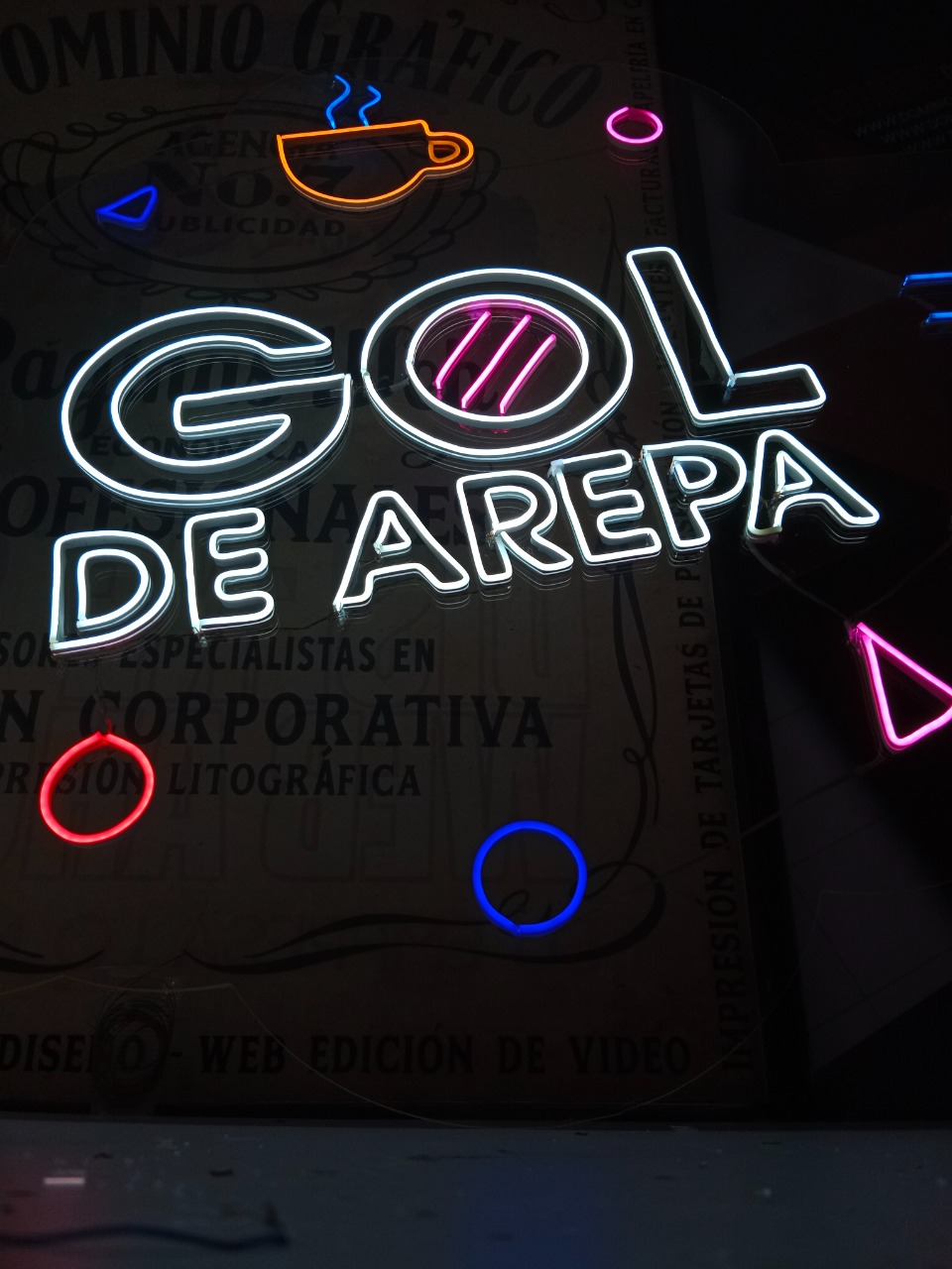 Avisos en neon